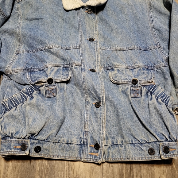 Vintage Jean Bomber Jacket Lined Sherpa Collar Light Wash Denim Coat Size Medium - Picture 3 of 8